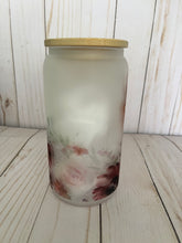 Load image into Gallery viewer, Floral Highland Cow 16oz Glass Tumbler
