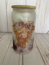 Load image into Gallery viewer, Floral Highland Cow 16oz Glass Tumbler
